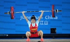 博雅:举重亚锦赛：赵金红包揽女子45公斤级三项冠军 打破抓举世界纪录